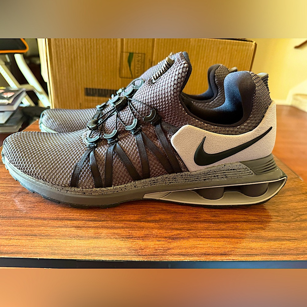 Nike Shox Gravity Men’s Size 15. Brand new never been worn.